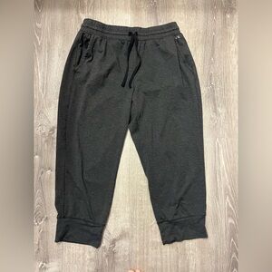Women's DSG Capri Dark Gray Joggers- Size Medium- Pre-owned